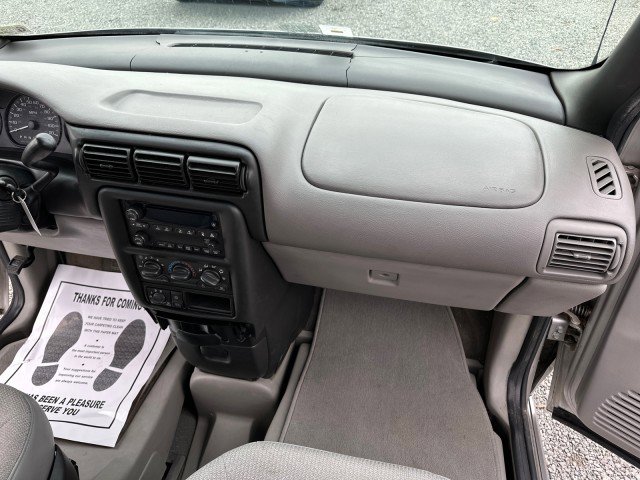 Used 2004 Chevrolet Venture Plus w/ Climate Package FWD image 30