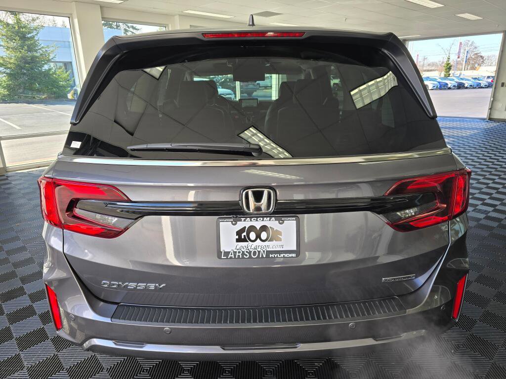 Used 2025 Honda Odyssey Touring image 5