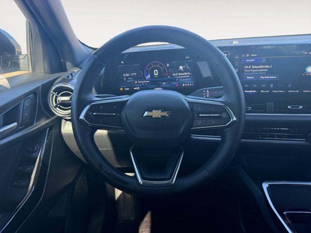 Used 2025 Chevrolet Equinox LT w/ Safety and Technology Package AWD/4WD image 12