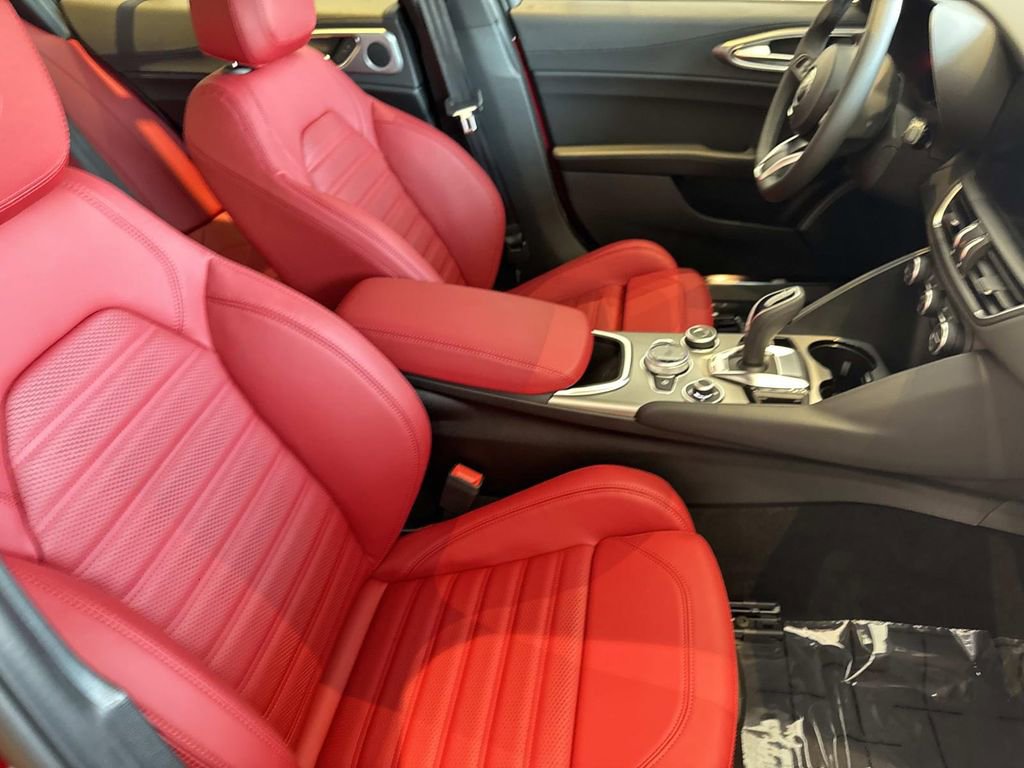 New 2026 Alfa Romeo Giulia AWD w/ Driving Assist Package image 25