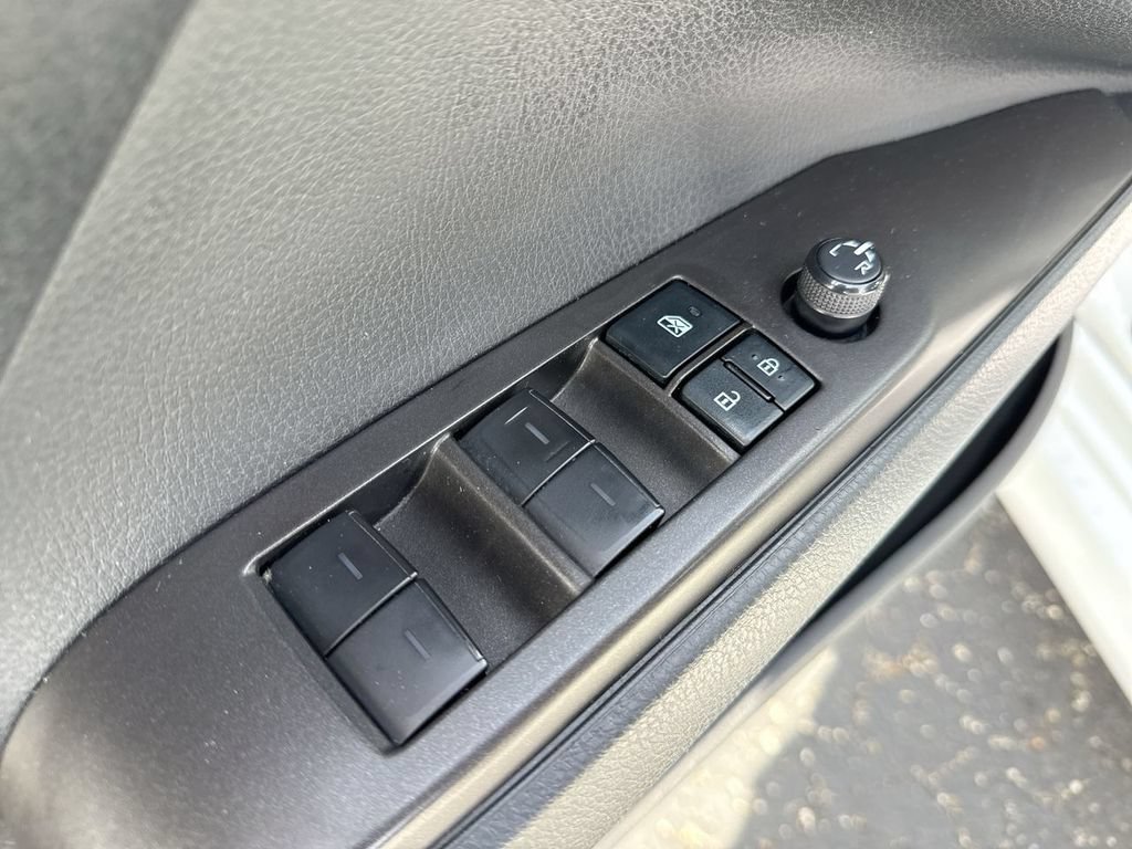 Used 2022 Toyota Camry LE FWD image 13
