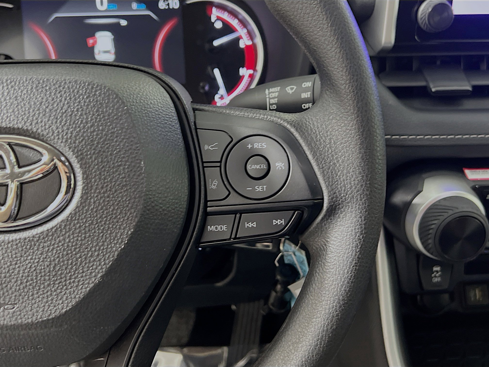 Used 2024 Toyota RAV4 LE image 20