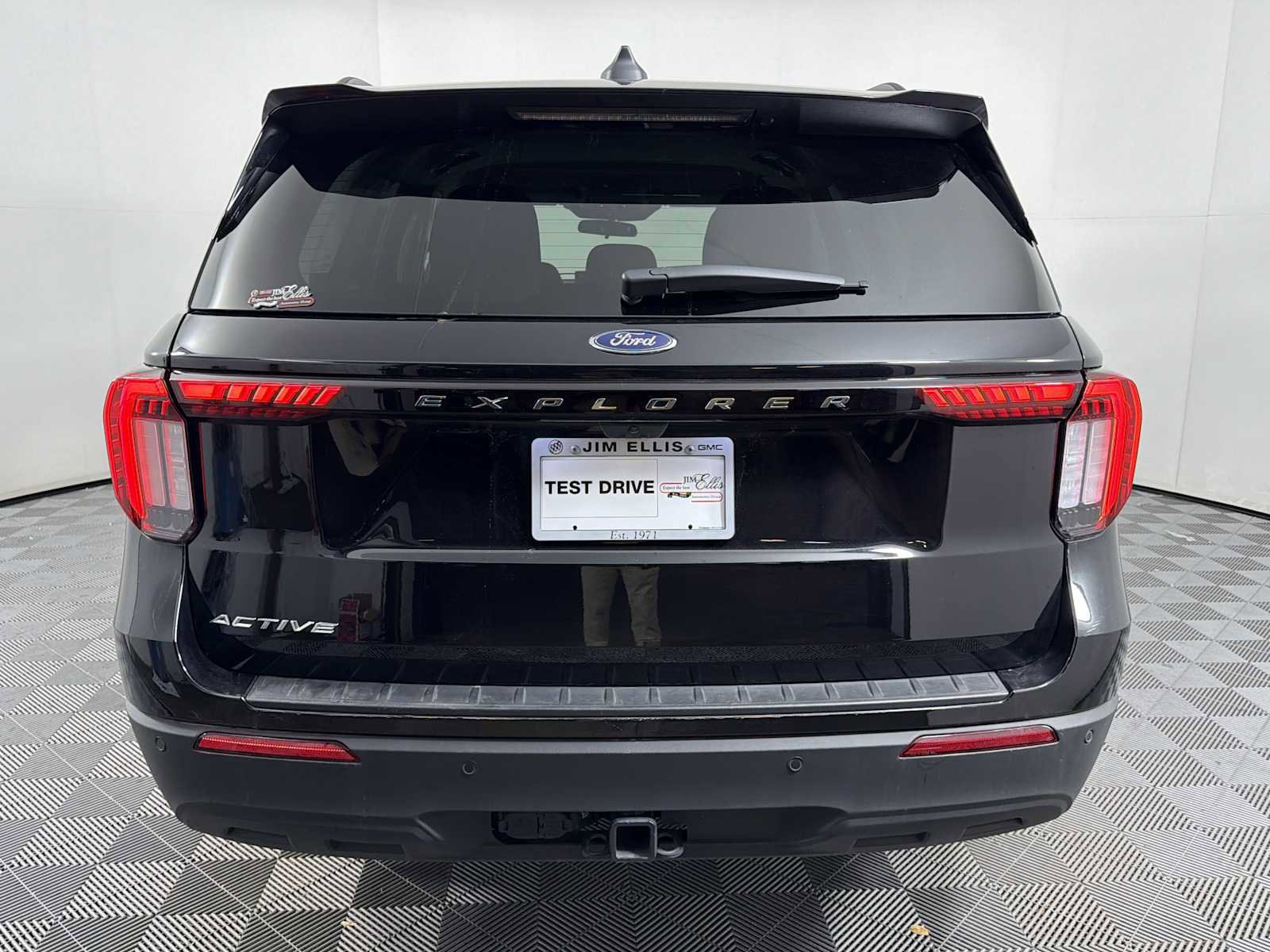 Used 2025 Ford Explorer Active image 10