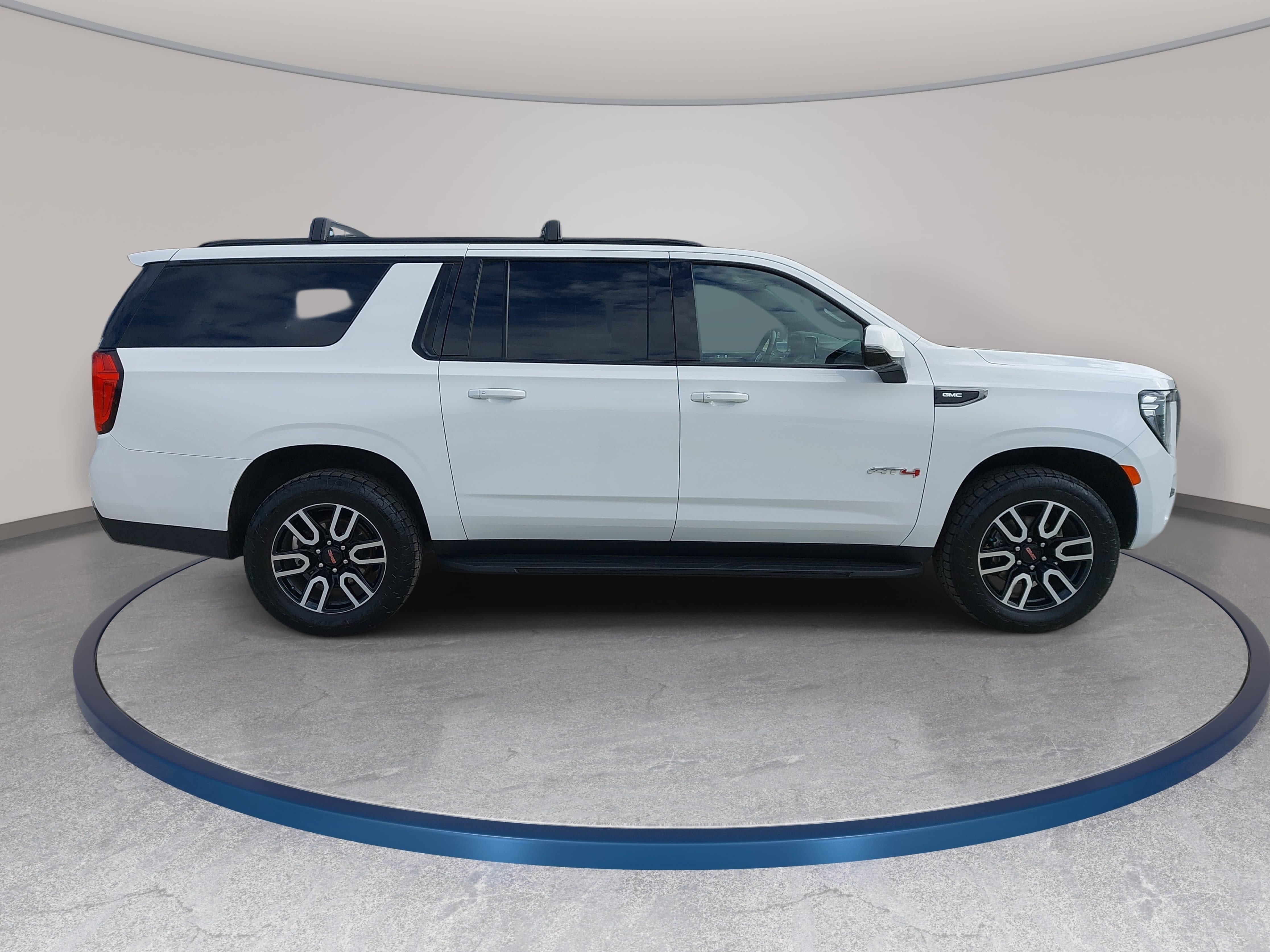 Used 2022 GMC Yukon XL AT4 AWD/4WD image 4