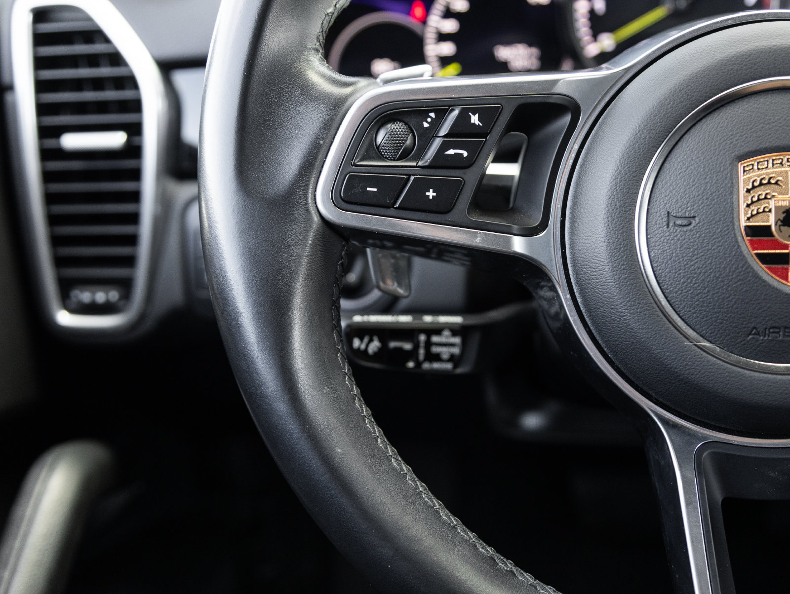 Certified 2023 Porsche Cayenne Platinum Edition AWD/4WD image 15