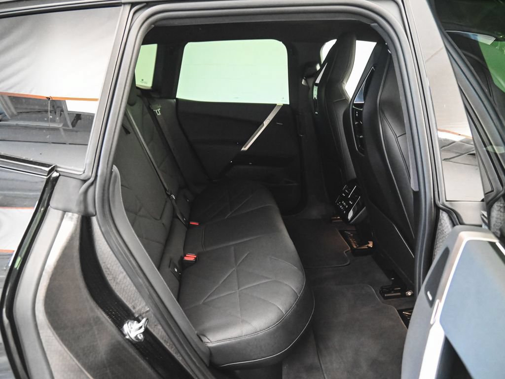 Used 2024 BMW iX xDrive50 w/ Convenience Package AWD/4WD image 32