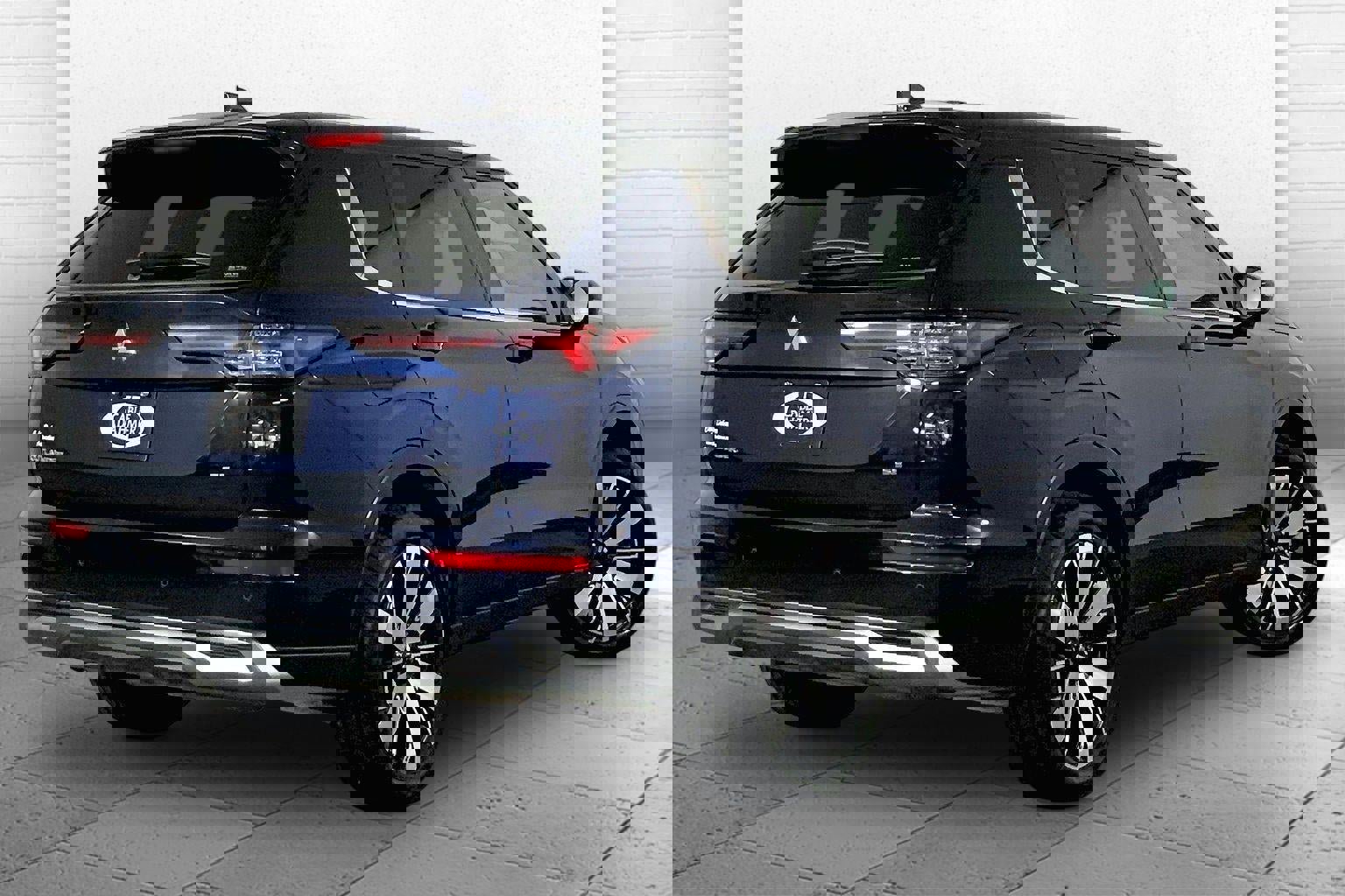 Used 2025 Mitsubishi Outlander SE image 13