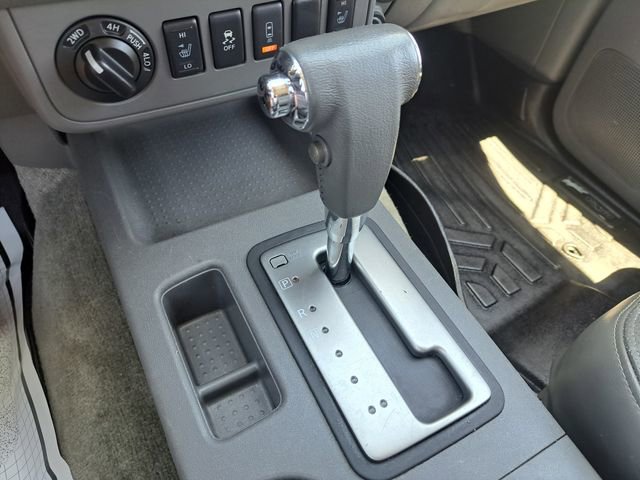 Used 2016 Nissan Frontier SL w/ Moonroof Package AWD/4WD image 23