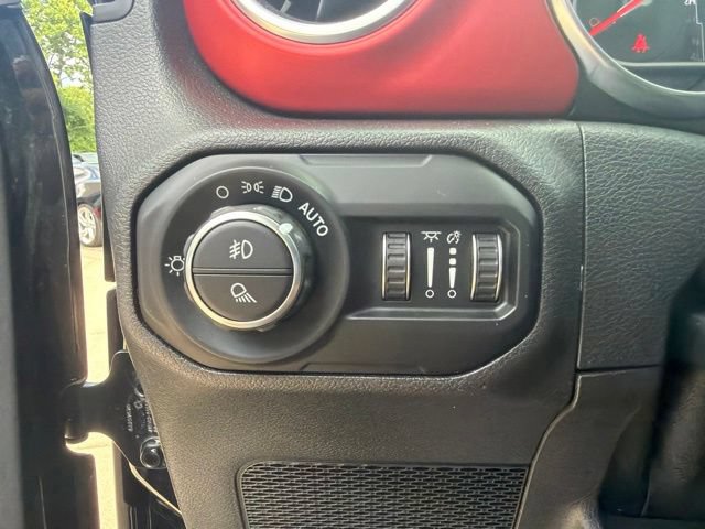 Used 2021 Jeep Gladiator Rubicon AWD/4WD image 26