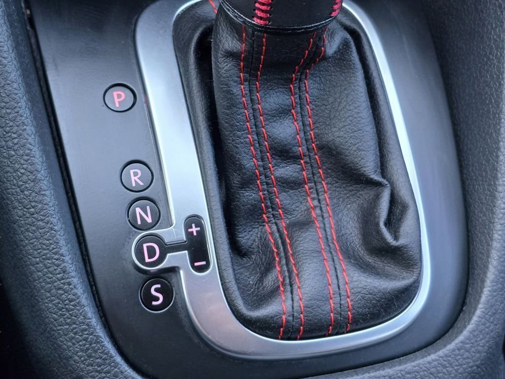 Used 2011 Volkswagen GTI 4-Door image 8