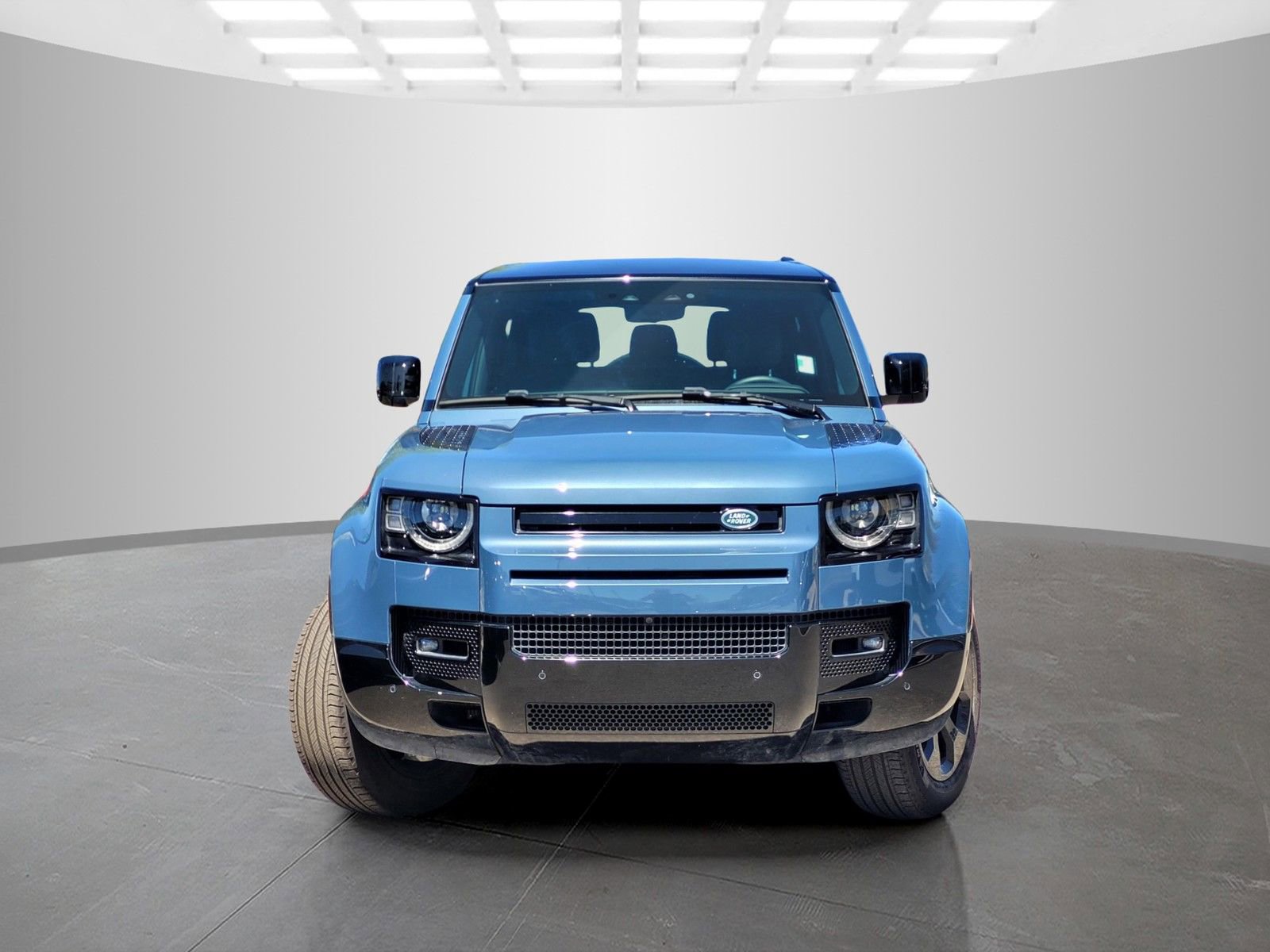 Used 2025 Land Rover Defender 90 X-Dynamic SE AWD/4WD image 2