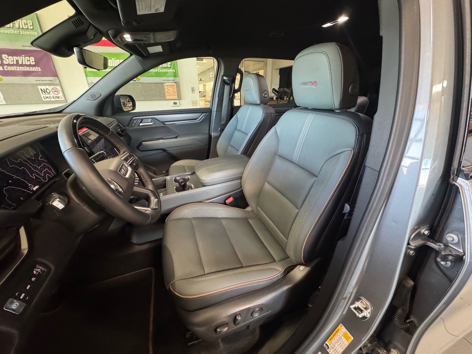 Used 2024 GMC Acadia AT4 w/ Super Cruise Package AWD/4WD image 18
