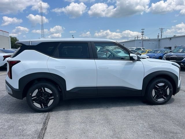 New 2027 Kia Seltos LX FWD image 14