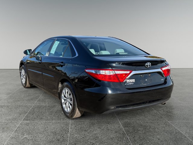 Used 2017 Toyota Camry LE FWD image 3
