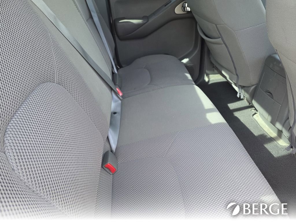 Used 2018 Nissan Frontier SV AWD/4WD image 27