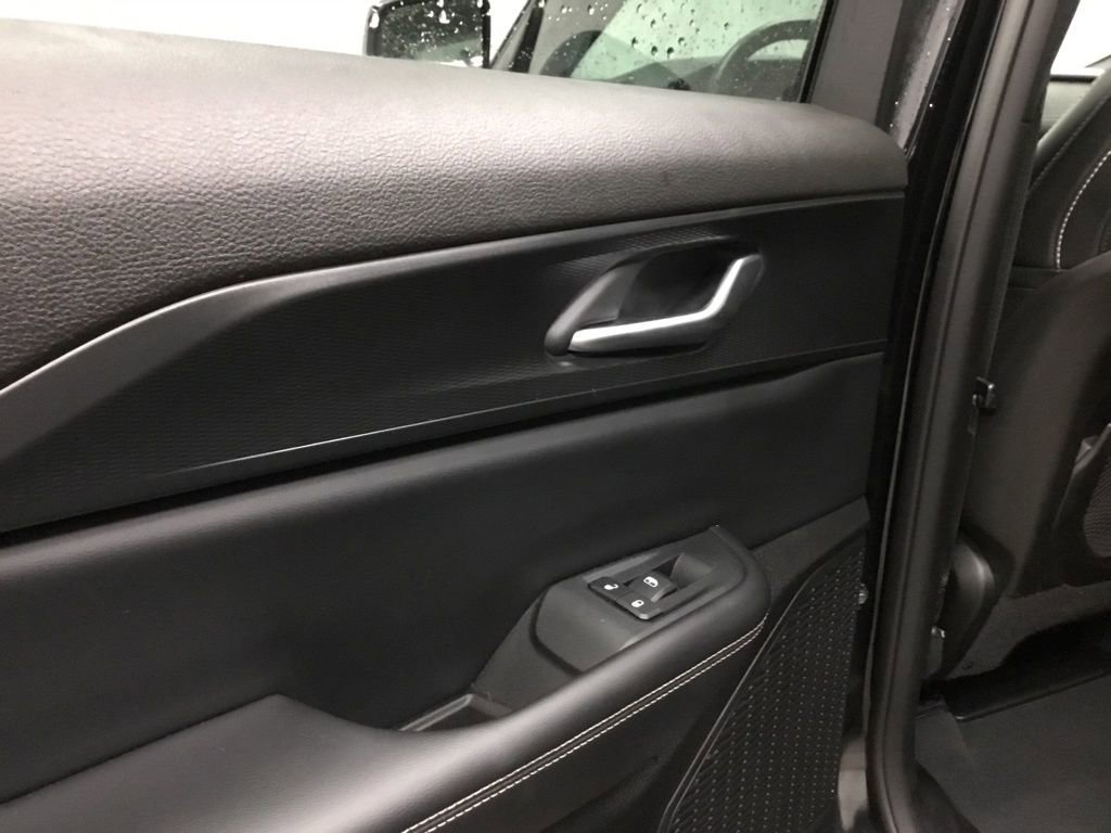 Used 2023 Jeep Grand Cherokee Altitude image 13