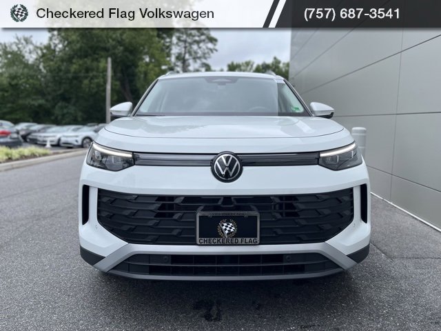 New 2025 Volkswagen Tiguan SE image 25