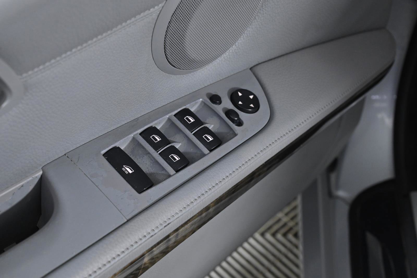 Used 2008 BMW 335i Convertible image 23