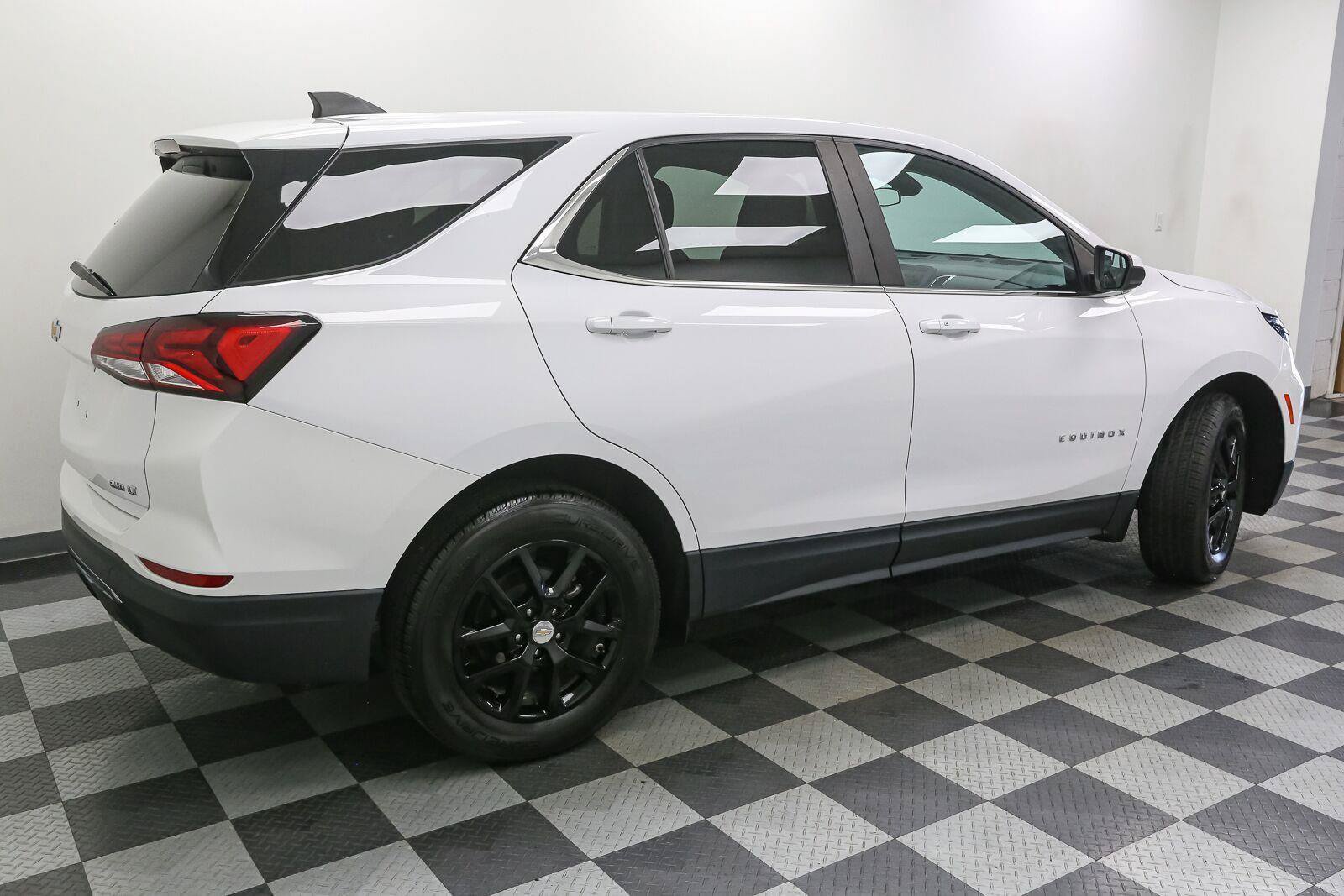Used 2022 Chevrolet Equinox LT AWD/4WD image 9