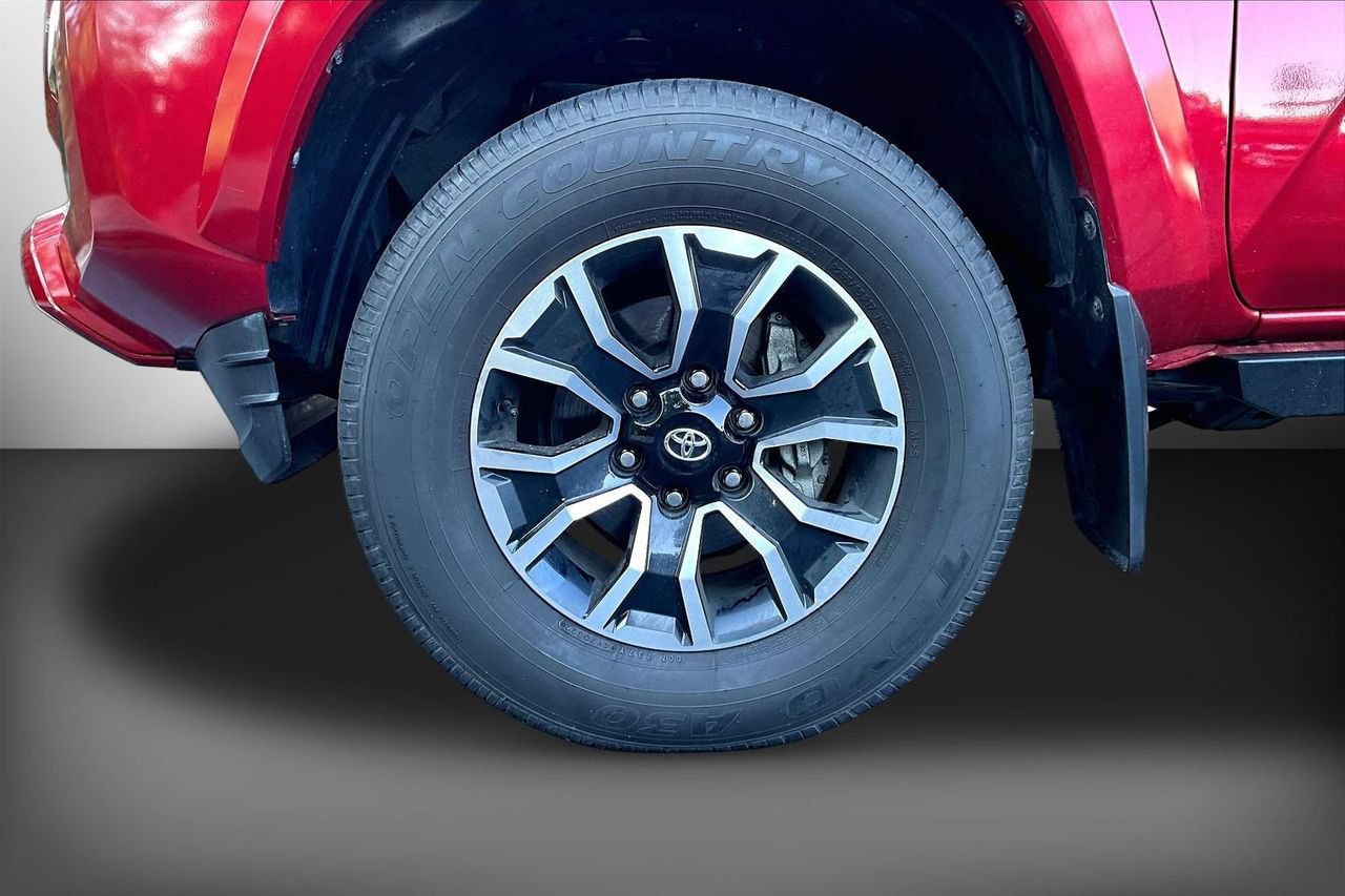 Used 2022 Toyota Tacoma TRD Sport AWD/4WD image 33