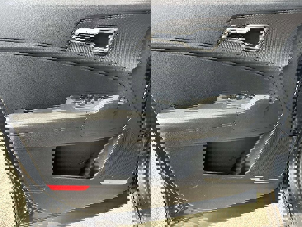 Certified 2025 Kia Sportage LX image 15