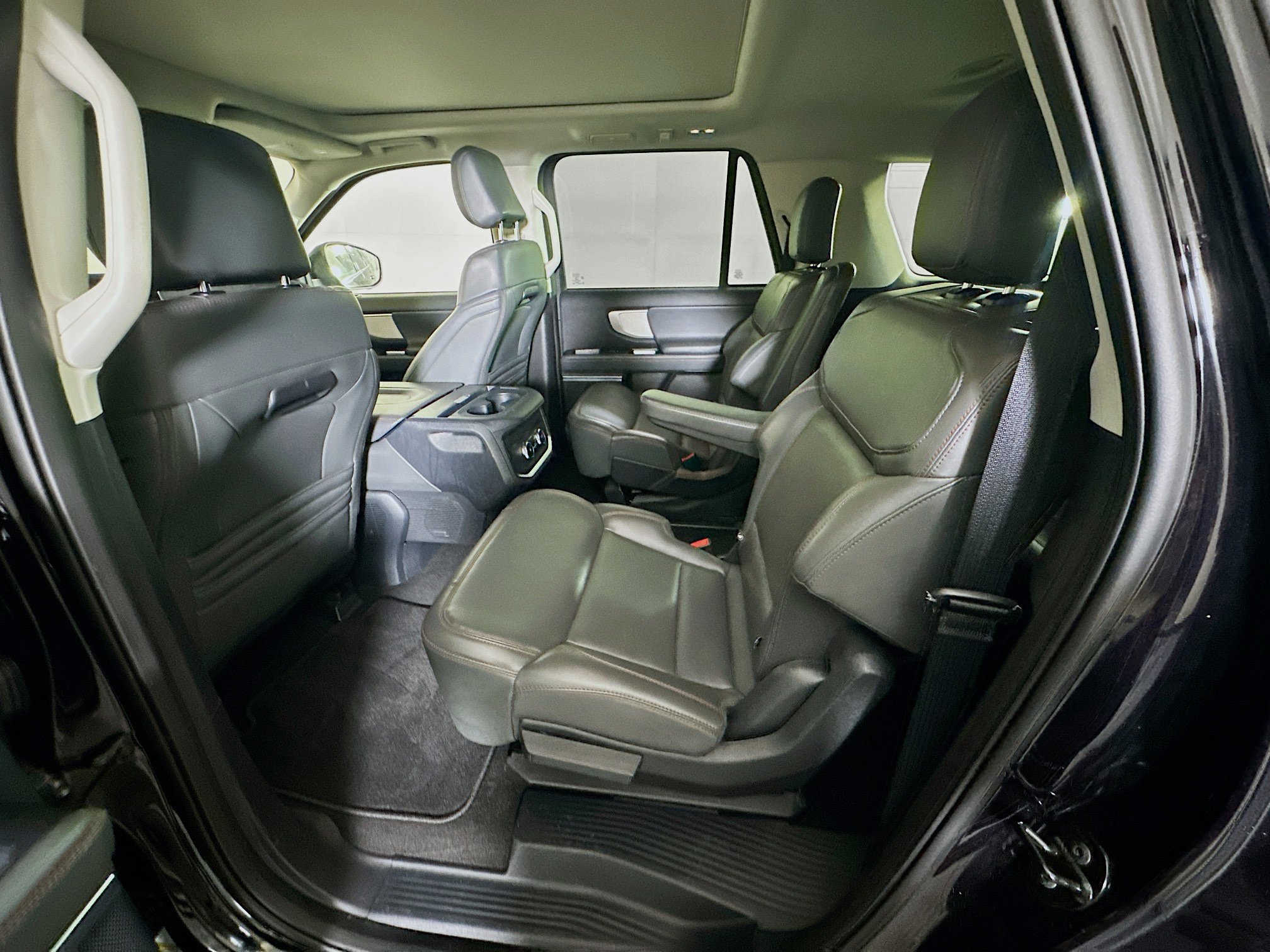 Used 2025 Ford Expedition Max Active AWD/4WD image 30