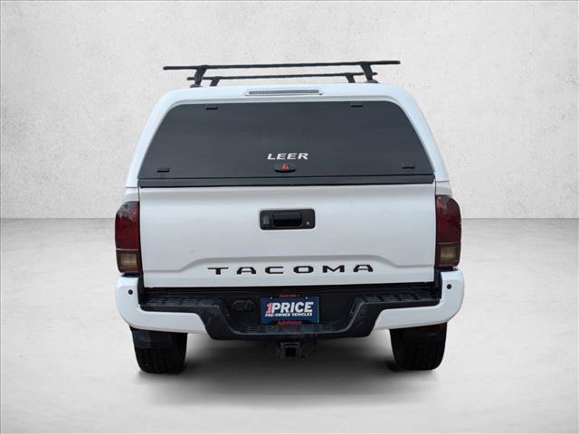 Used 2017 Toyota Tacoma TRD Off-Road AWD/4WD image 6