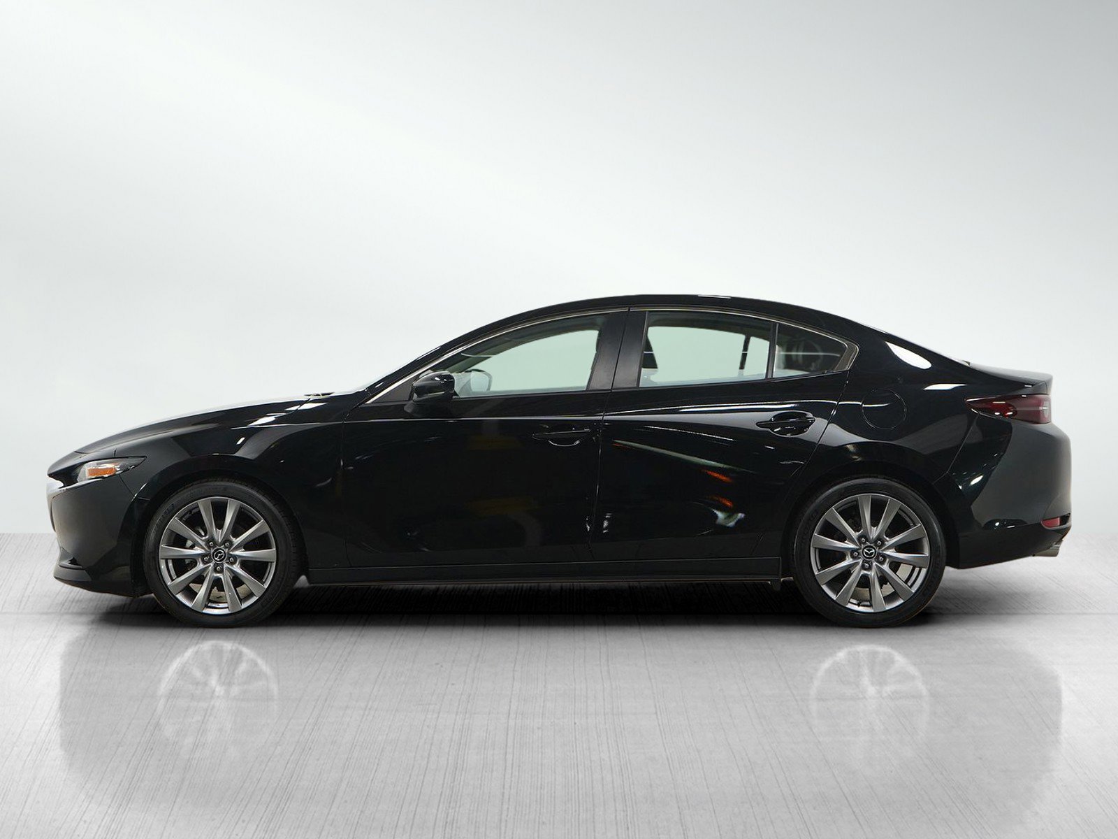 Used 2019 MAZDA MAZDA3 Sedan FWD image 2