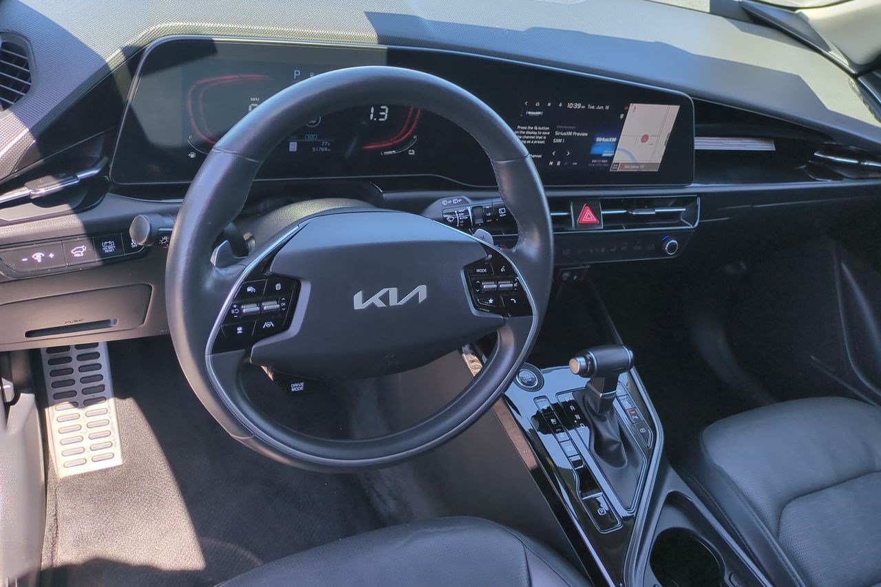 Certified 2023 Kia Niro SX Touring FWD image 10