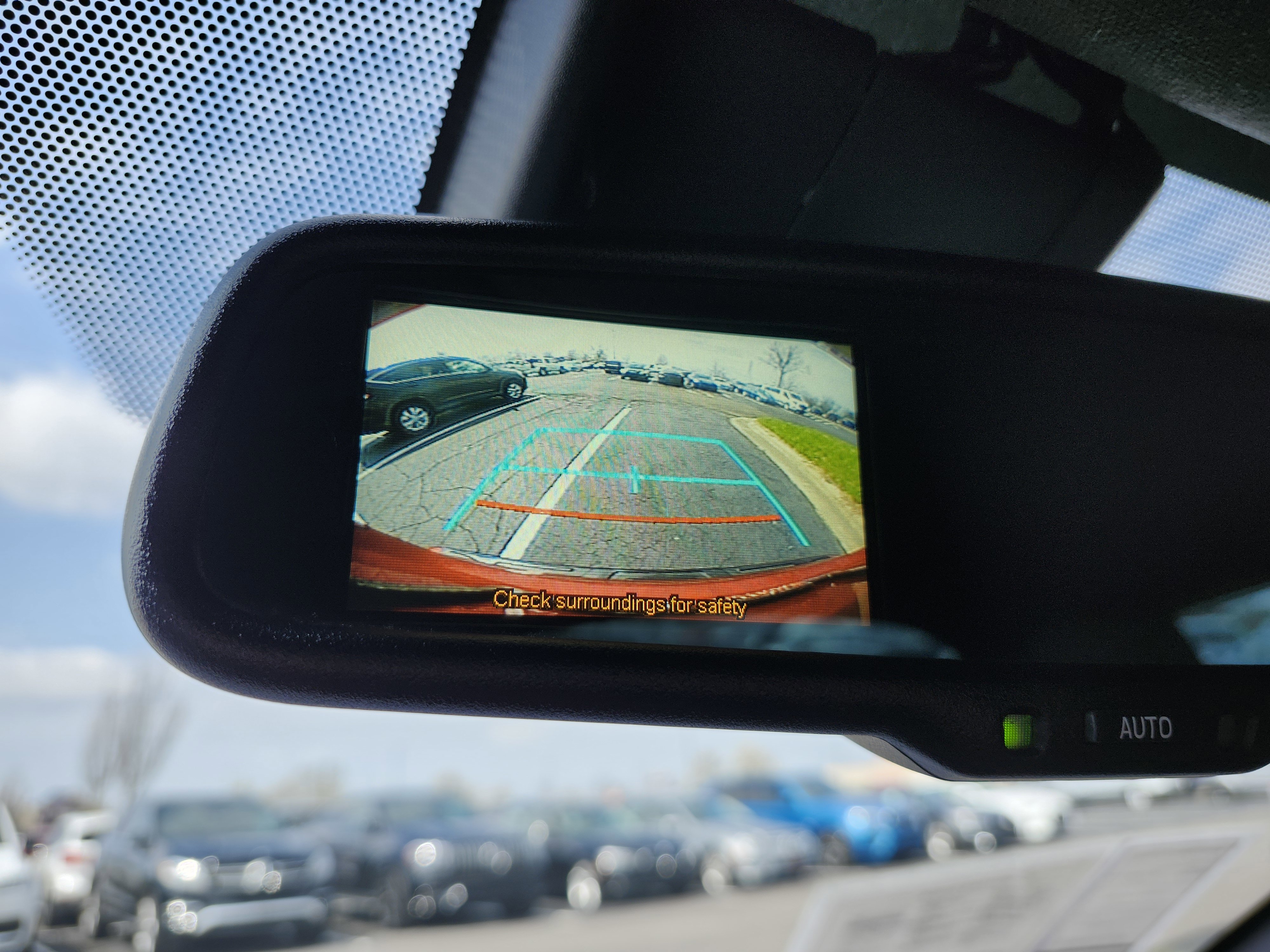 Used 2018 Toyota C-HR XLE image 2