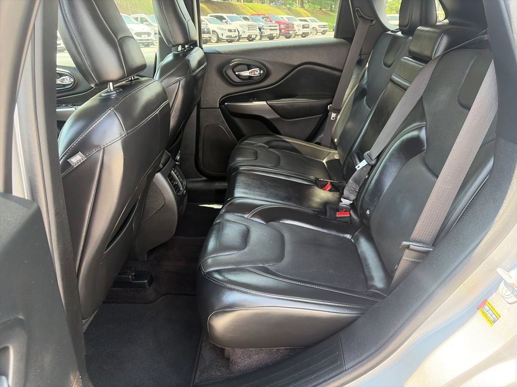 Used 2019 Jeep Cherokee Limited w/ Trailer Tow Group AWD/4WD image 24