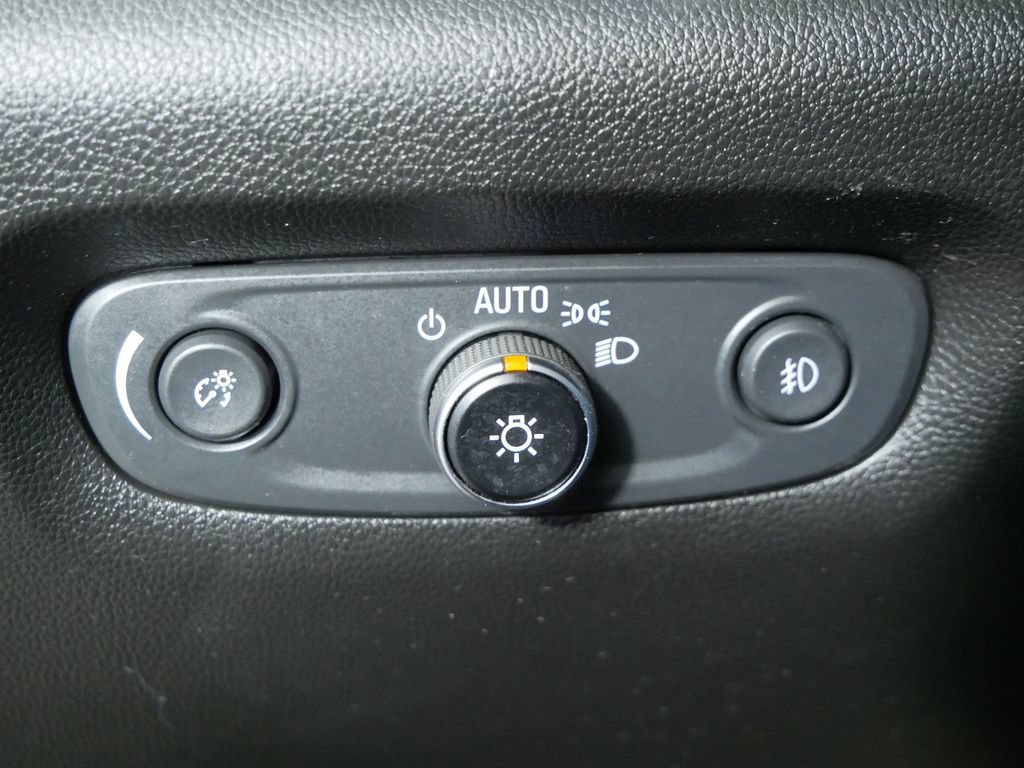 Used 2020 Chevrolet Traverse Premier AWD/4WD image 24