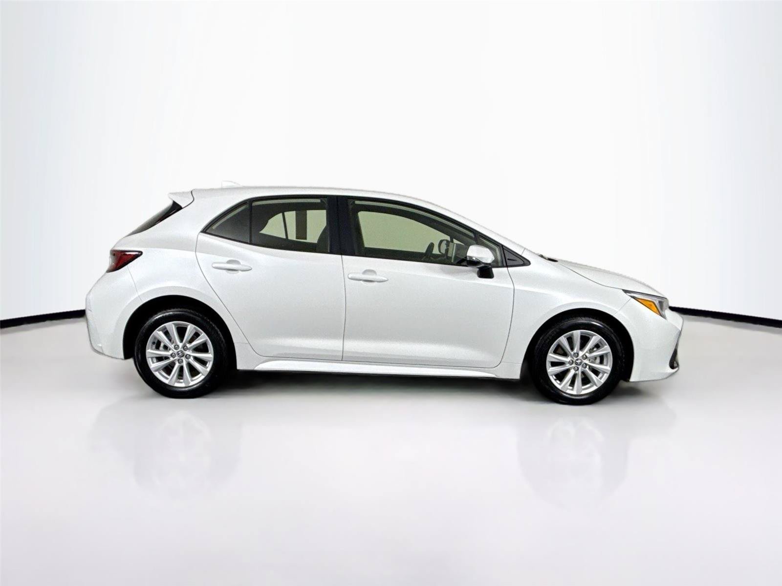 Certified 2025 Toyota Corolla SE FWD image 10