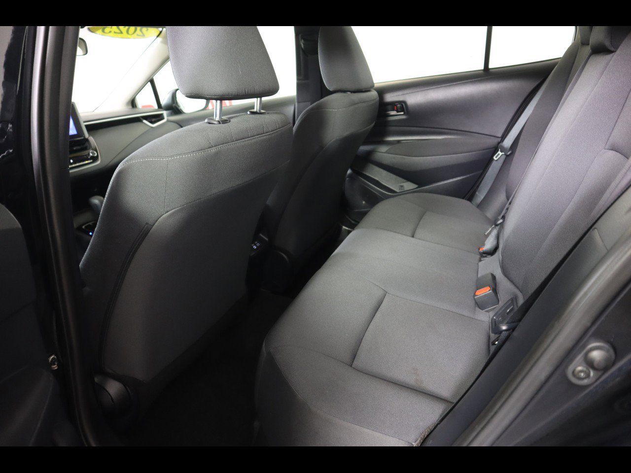 Used 2025 Toyota Corolla LE FWD image 16