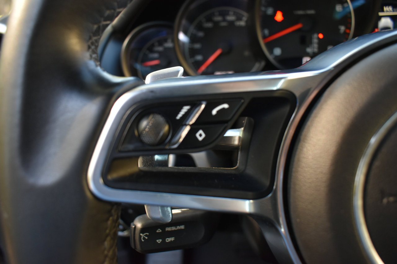 Used 2018 Porsche Cayenne Platinum Edition image 15