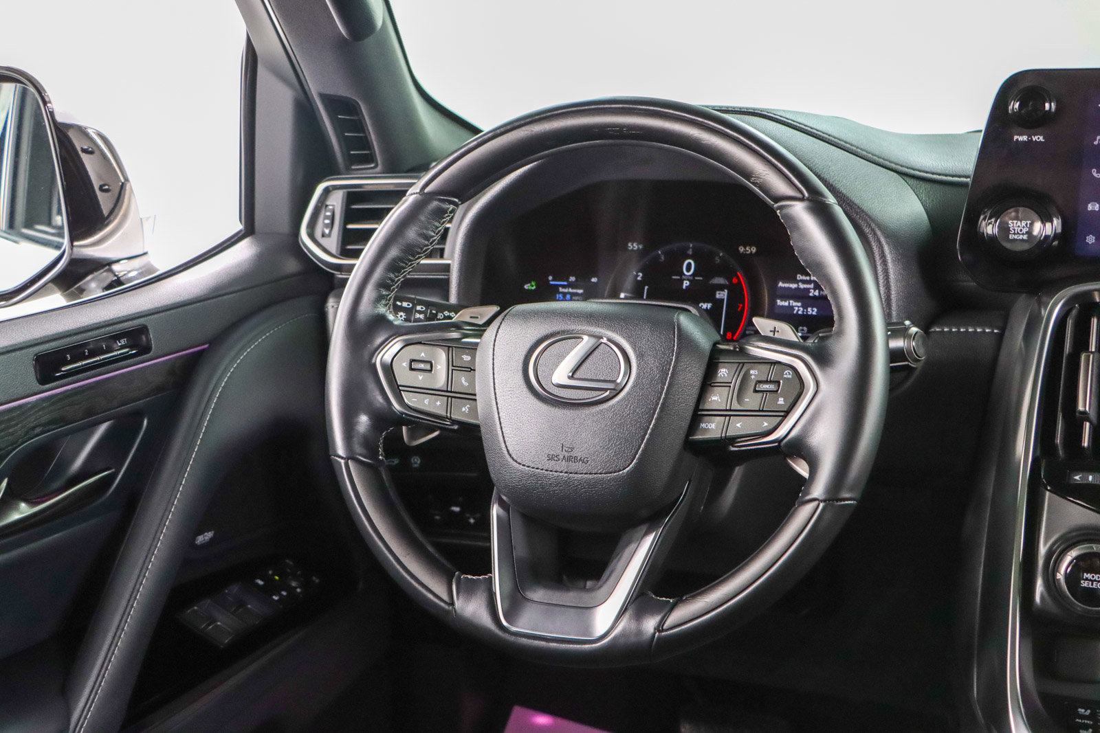 Used 2025 Lexus LX 600 4WD w/ Luxury Package image 13