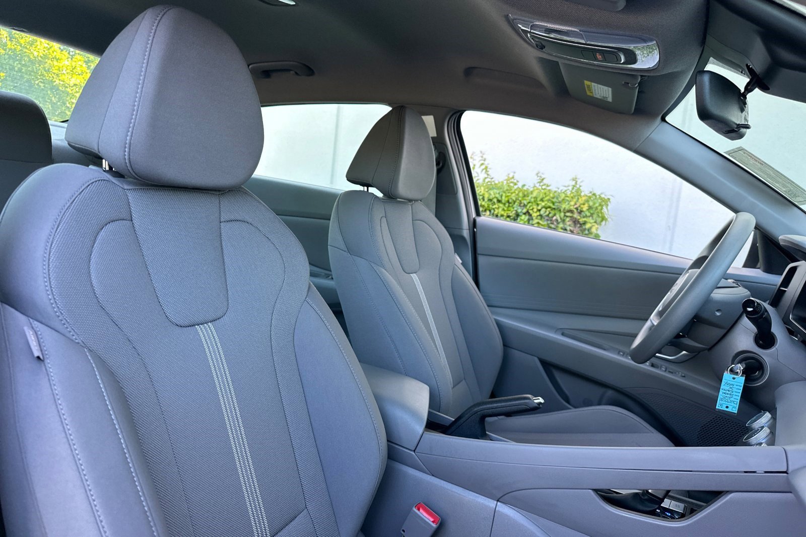 Used 2025 Hyundai Elantra SE FWD image 30