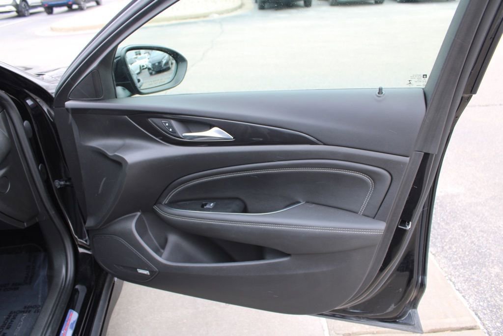 Used 2018 Buick Regal GS w/ Driver Confidence Package #2 image 21