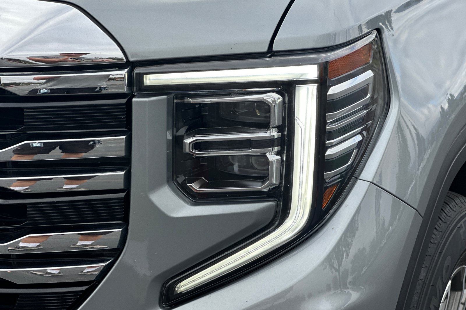 Used 2025 GMC Sierra 1500 SLT RWD image 49