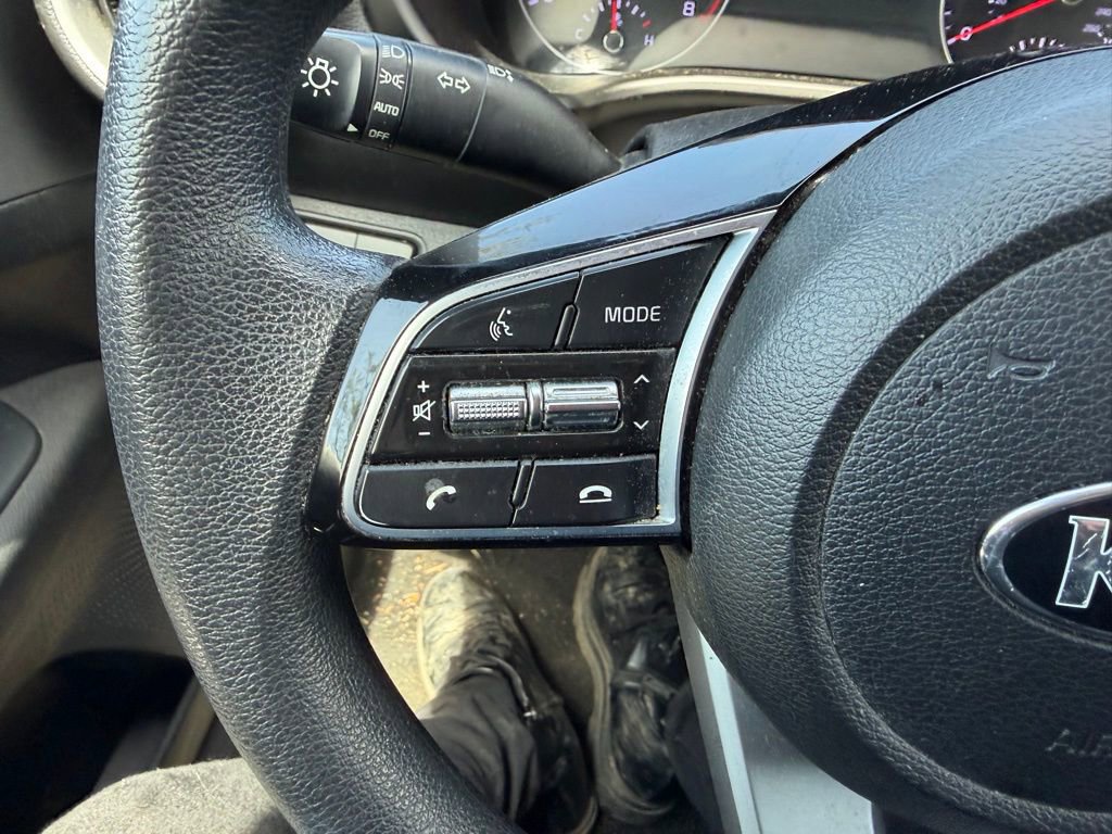 Used 2020 Kia Forte LXS FWD image 9
