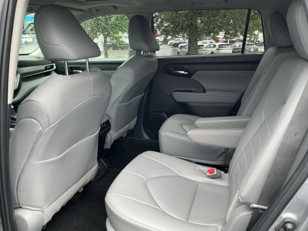 Used 2026 Toyota Highlander XLE AWD/4WD image 37