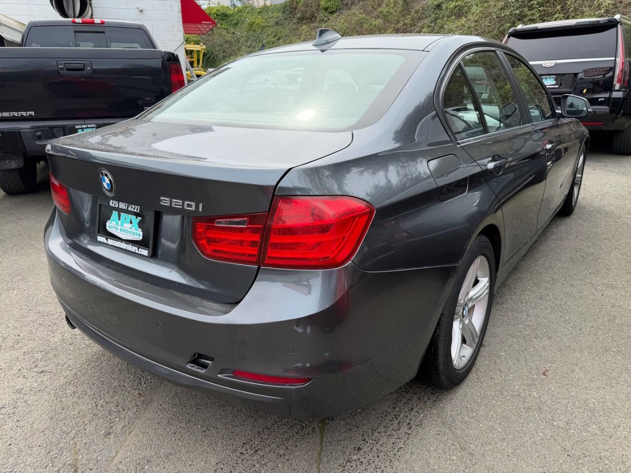 Used 2014 BMW 320i Sedan RWD image 3