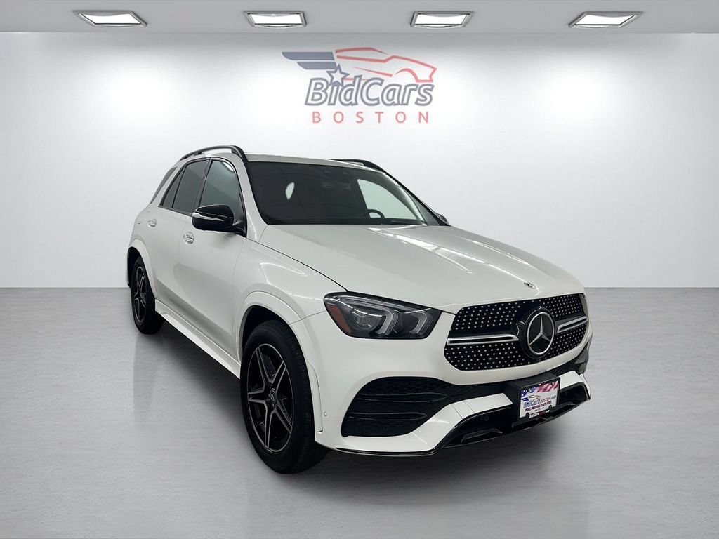 Used 2022 Mercedes-Benz GLE 350 4MATIC w/ AMG Line Exterior image 3