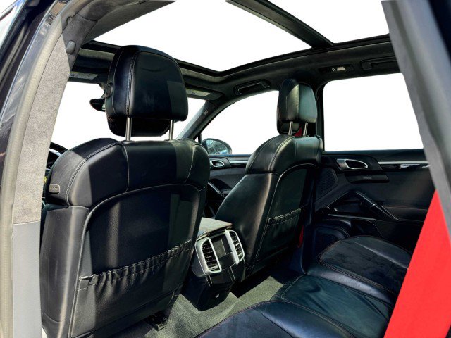 Used 2017 Porsche Cayenne GTS image 39