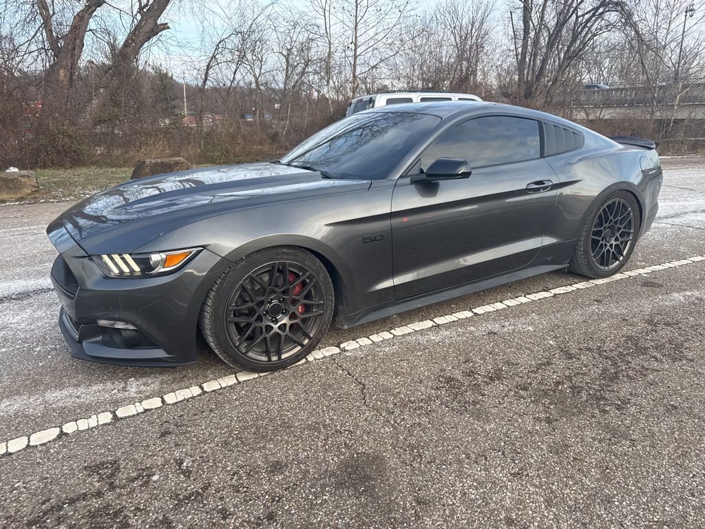 Used 2015 Ford Mustang GT image 3