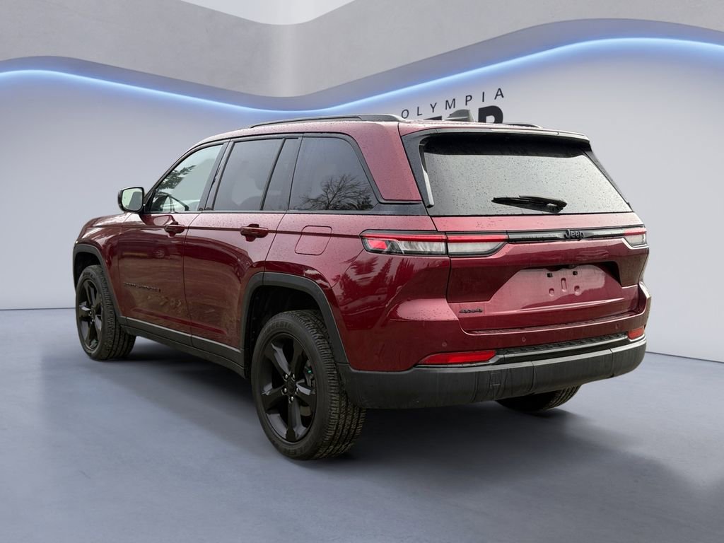 Certified 2023 Jeep Grand Cherokee Altitude image 3
