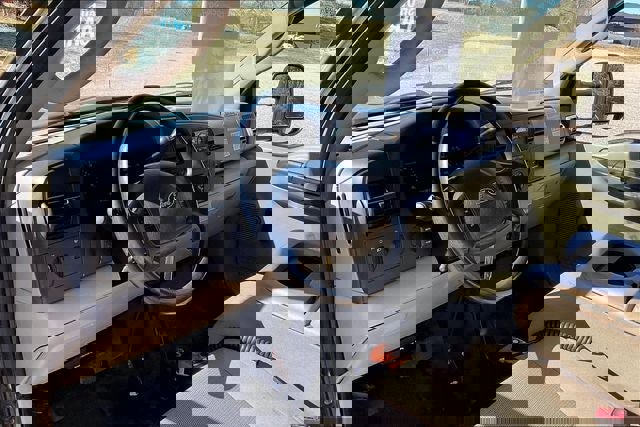 Used 2006 Ford F350 XL image 16