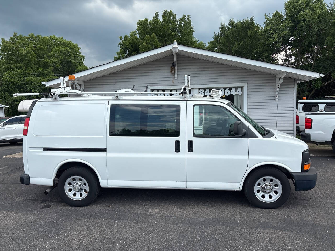 Used 2013 Chevrolet Express 1500 AWD image 2