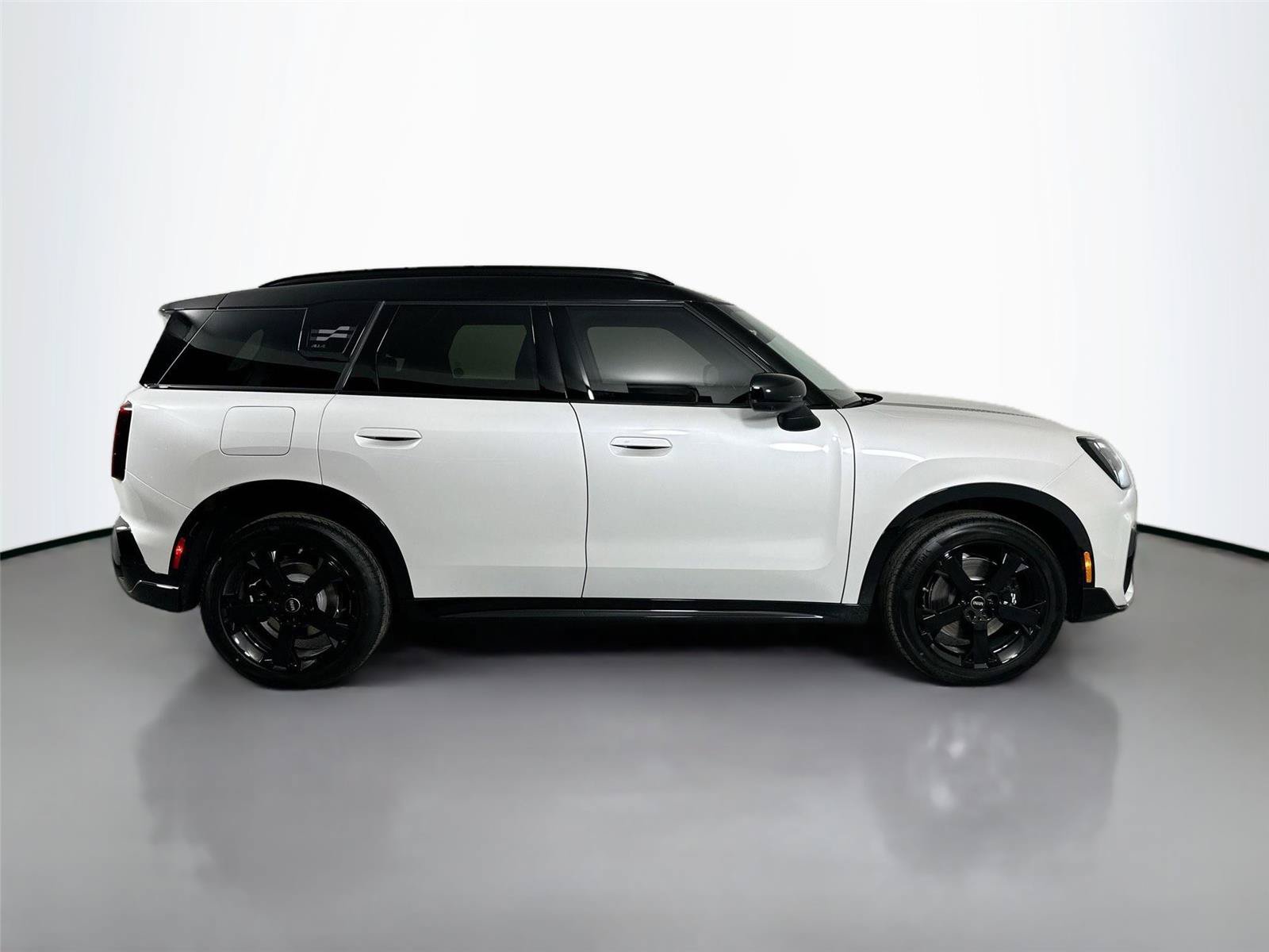 New 2026 MINI Cooper Countryman S w/ Comfort Package Max AWD/4WD image 4