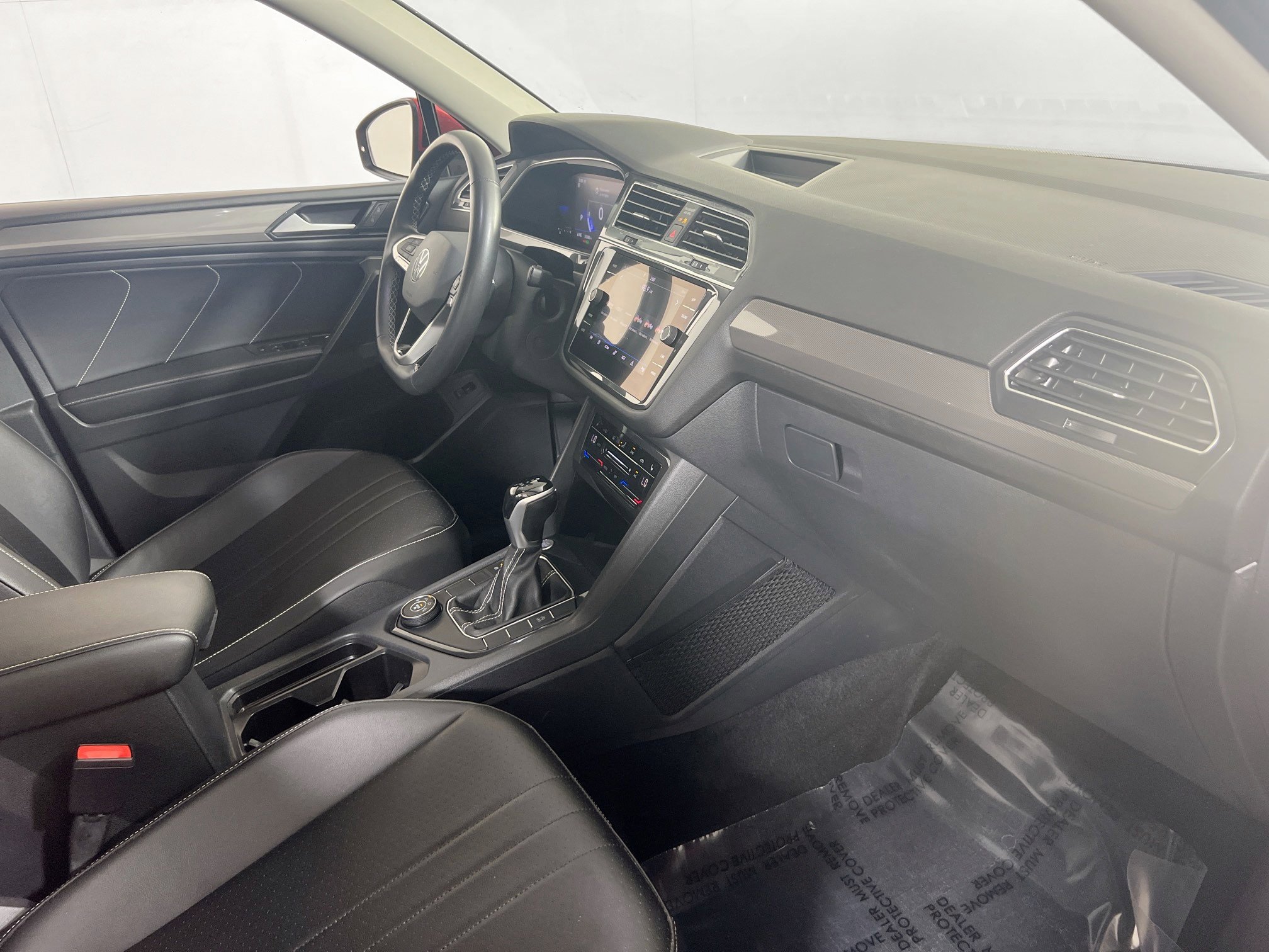 Used 2022 Volkswagen Tiguan SE AWD/4WD image 28